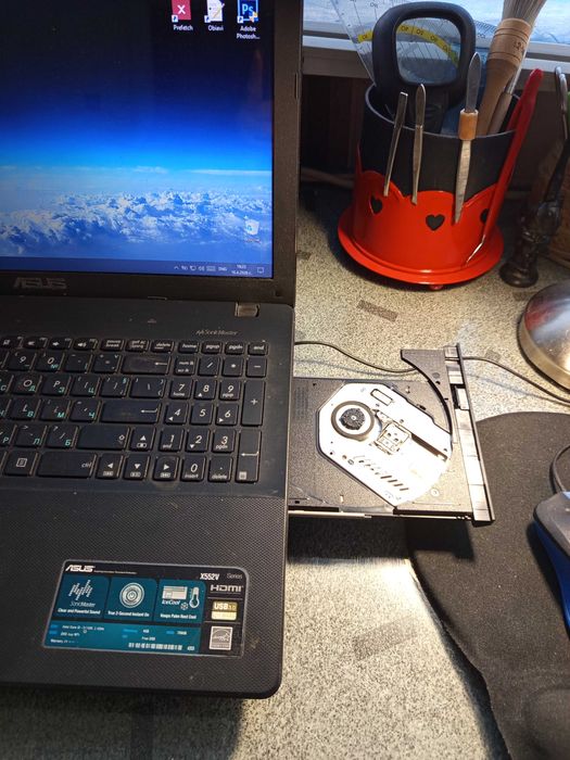 Продавам лаптоп Asus 15,6 инча.