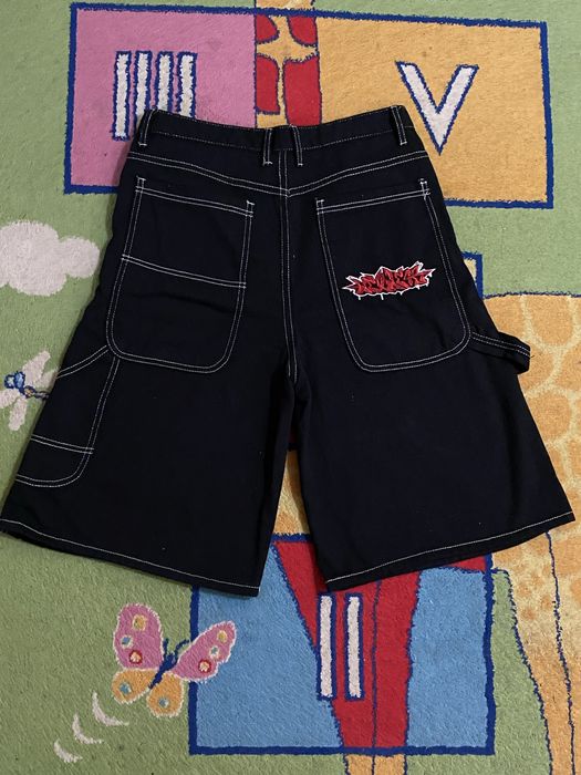 шорты ниже колена