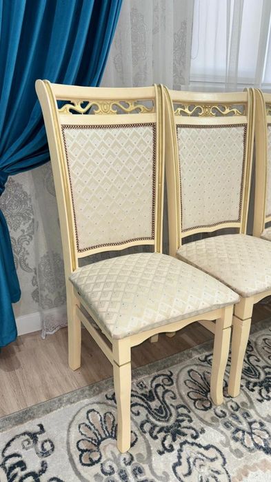 Стол и стулья  мебель