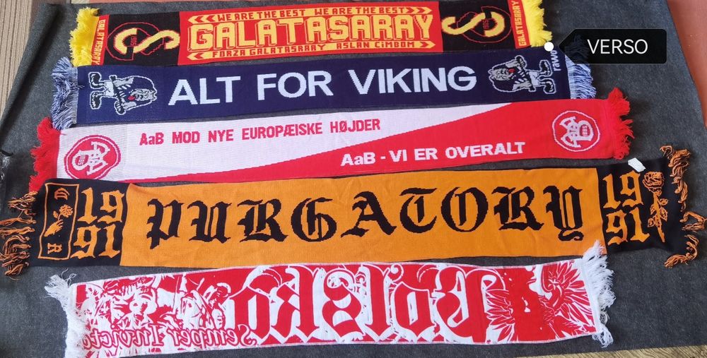 Lot 9 fulare fotbal de colectie. 
+ Bonus un steag FC Barcelona si un