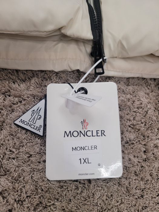 Куртка Moncler белая