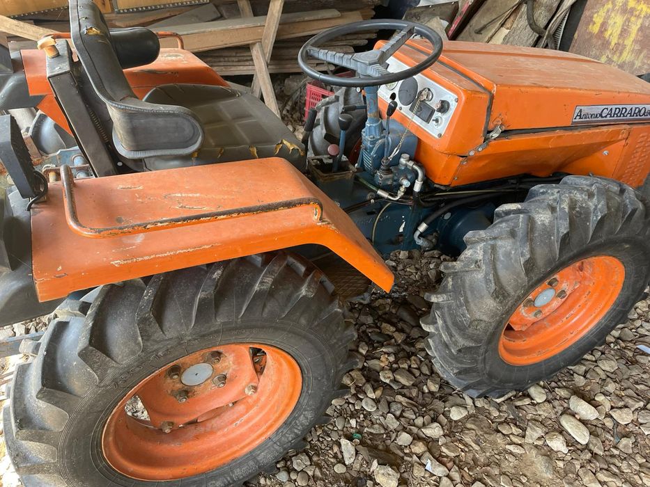 Tractoras Antonio Carraro di G