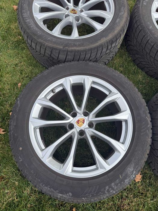 19" Джанти Porsche Macan със зимни гуми