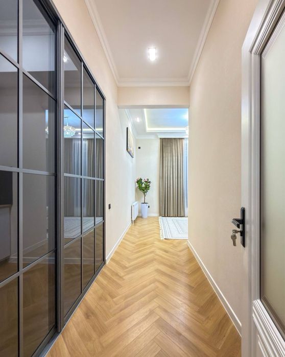 Продается квартира в Мирзо Улугбекском районе жк Sayram Tower