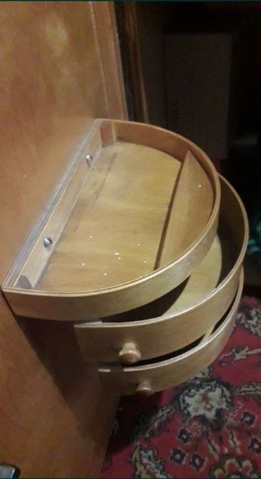 Продам швейную машинку