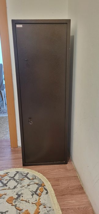 Оружейный сейф продам