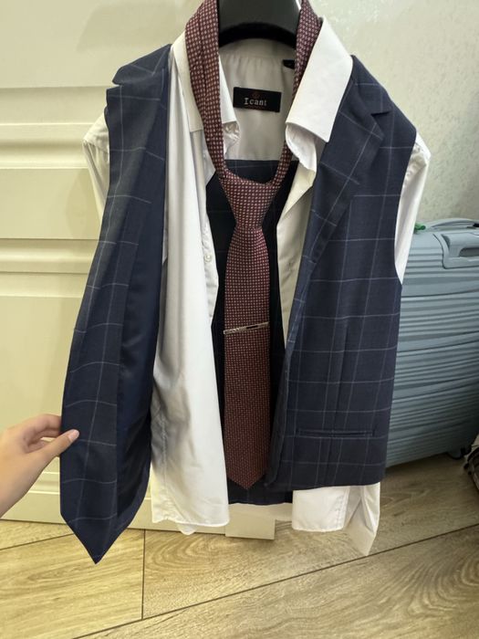 Продам костюм тройка Clasman