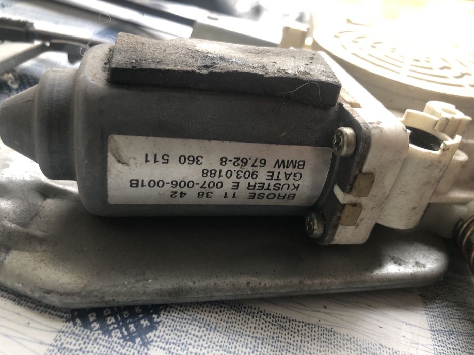 Стеклоподъемник на БМВ Е53 BMW E39 передний правый.