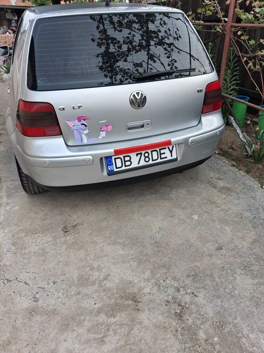 Vând Golf 4 1.6i Climatronic