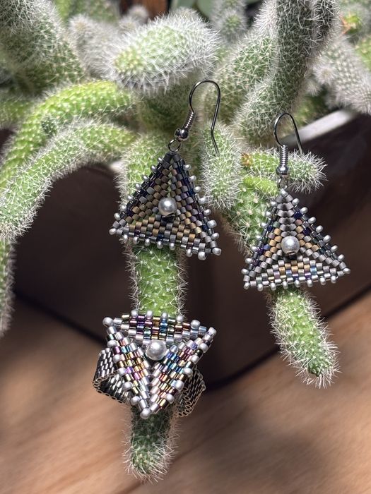 Ръчно изработени бижута от мъниста