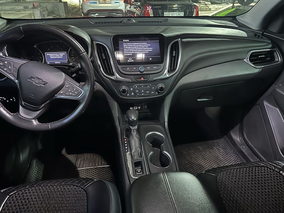 Equinox 2020 yil Qora Rang