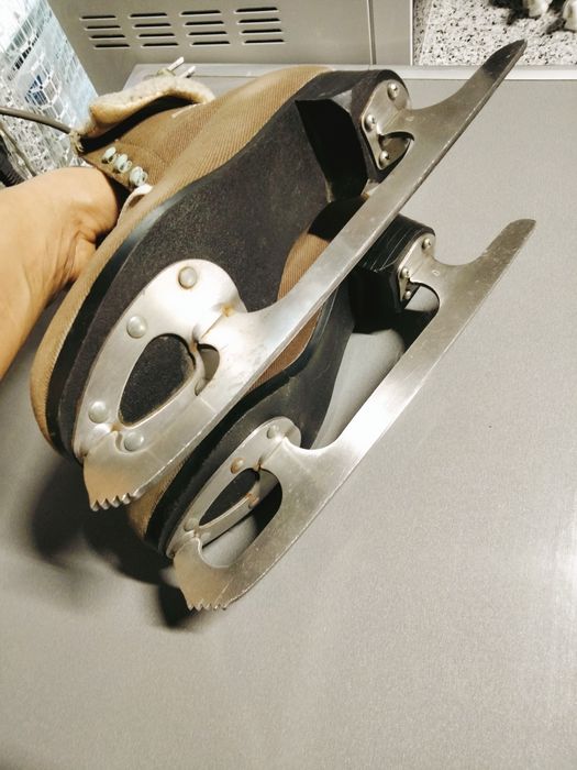 Продам коньки б/у