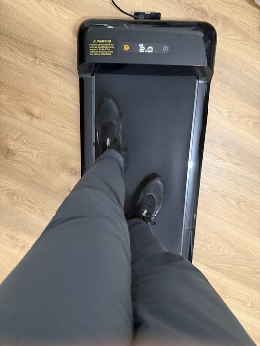Продавам Kingsmith WalkingPad P1 Classic – под 100 км, пълен комплект, само лично предаване във Варна