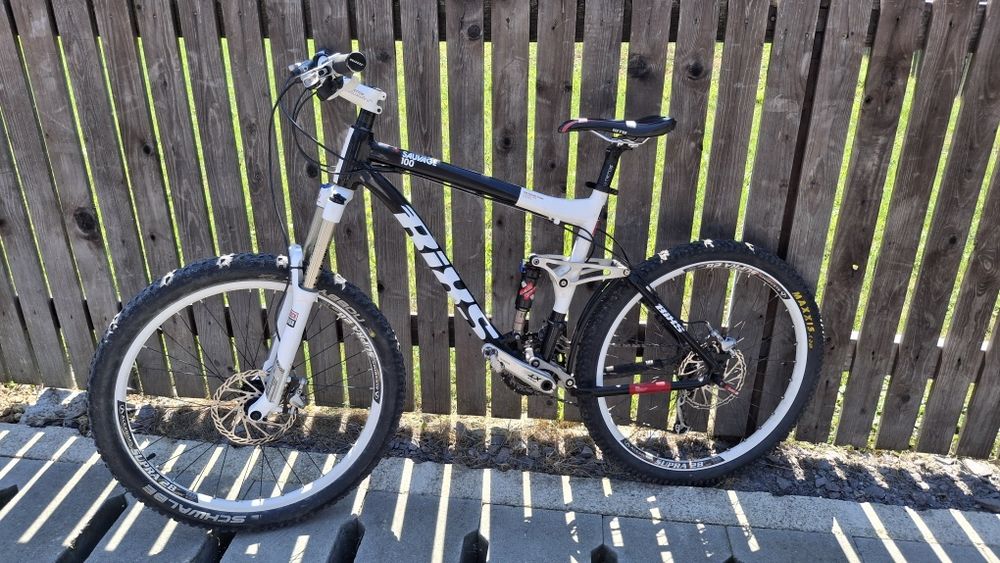 Bicicleta full suspension BIXS