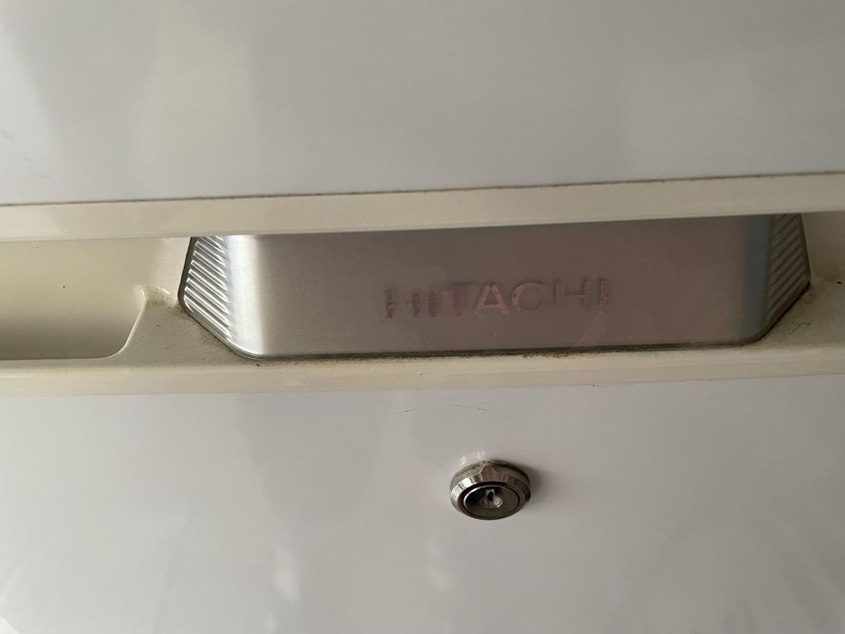 Продам холодильк HITACHI