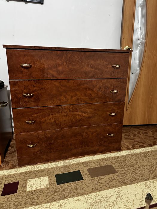 Продам спальный гарнитур