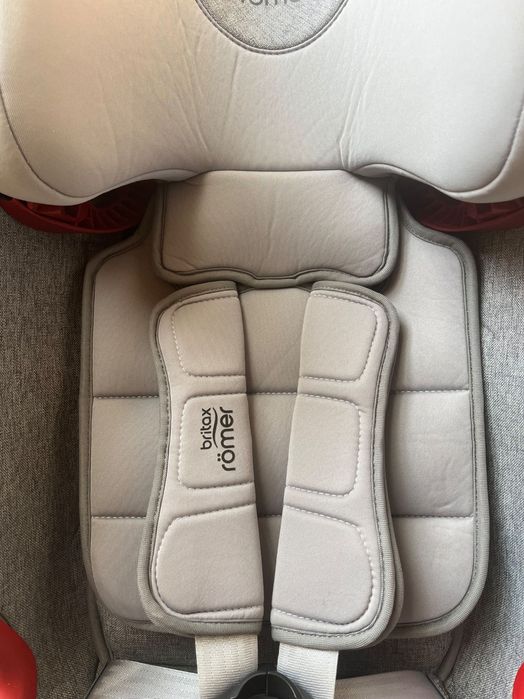 Детско столче за кола Britax Romer Advansafix IV R Grey Marble КАТО НОВО (изпрано и дезинфекцирано) - от 9 до 36 кг с ISOFIX + подарък!