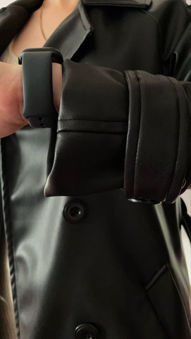 Продам стильный плащ из эко-кожи |