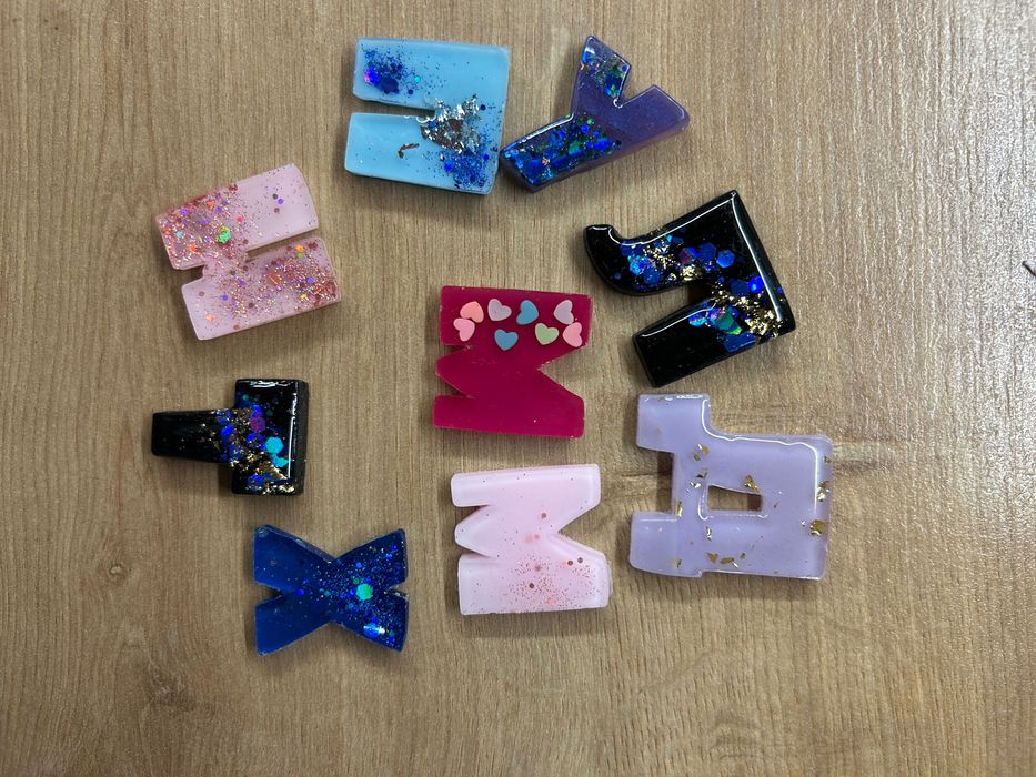 книгоразделите и ключодържатели от епоксидна смола