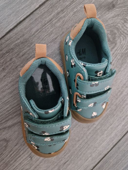 Adidasi H&M  , marimea 18/ 19 , noi fata eticheta !