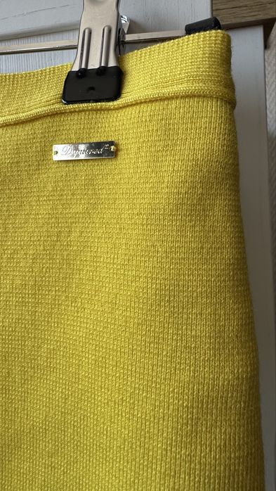 Нова дамска пола Dsquared2 размер S