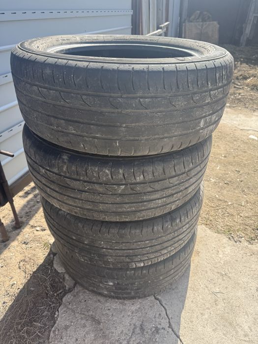 Продам комплект шин Continental 215/55/17