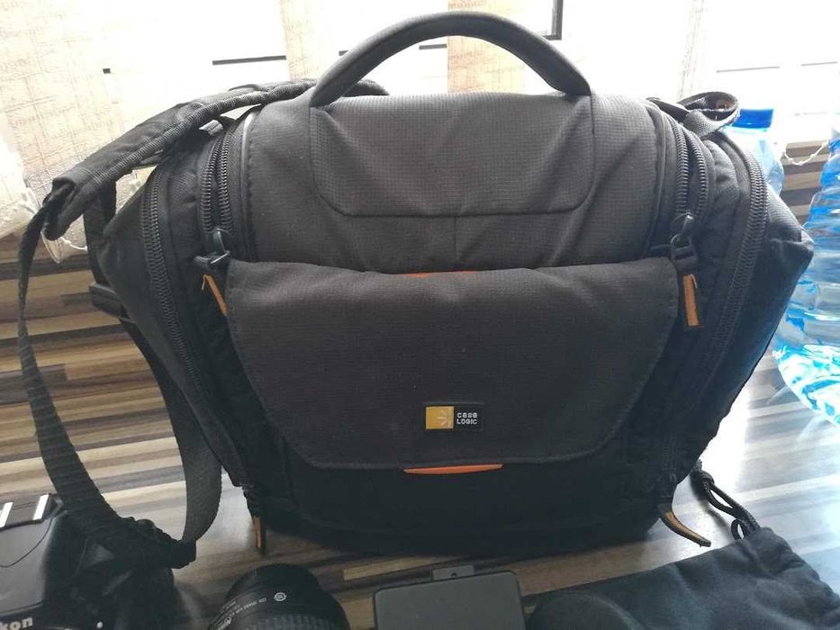 Продавам фотоапарат NIKON D5100 с пълен комплект обективи и аксесоари