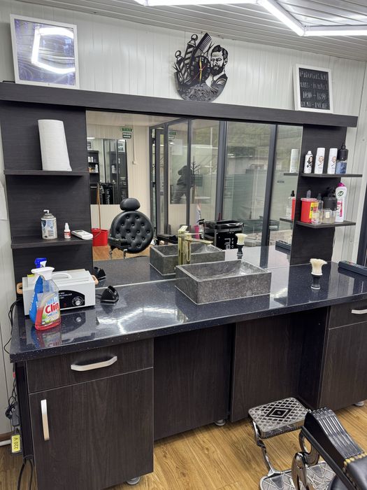 De vanzare - Container Barber Shop 16mp – Complet Utilat