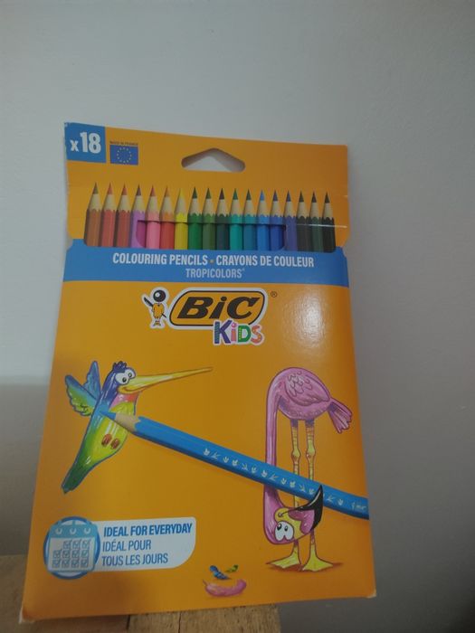 Ghiozdan cu rechizite (Produse noi, sigilate)