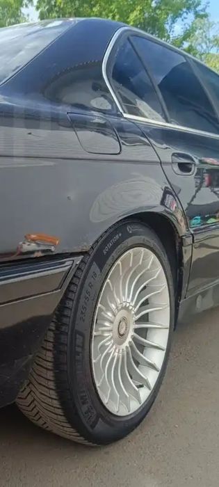 Продам диски Альпина разноширые r18