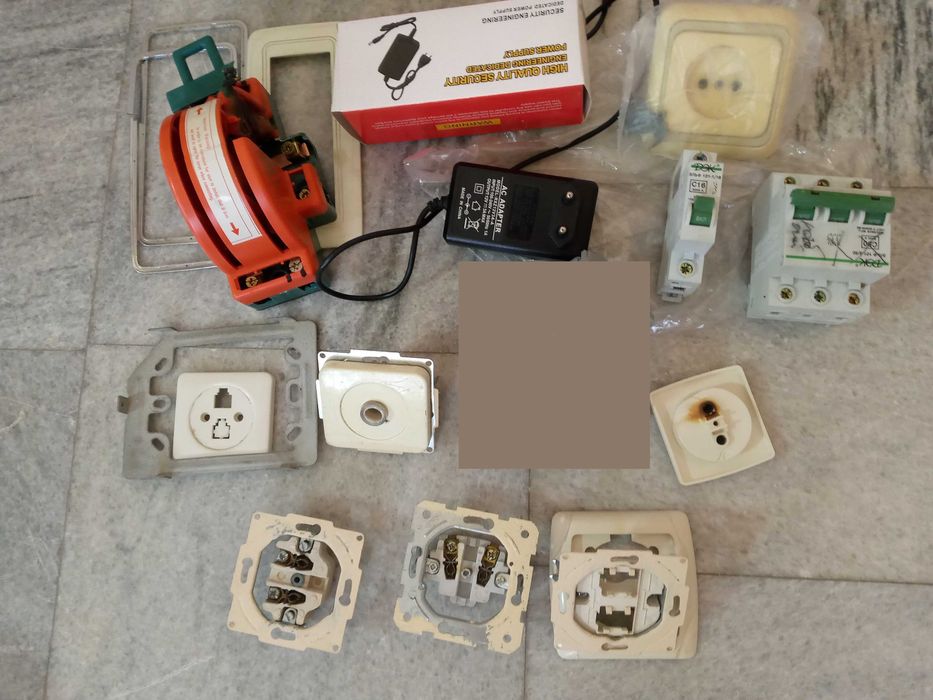 Полурабочие и нерабочие электрозапчасти, адаптер.Цена 20 тыс за все