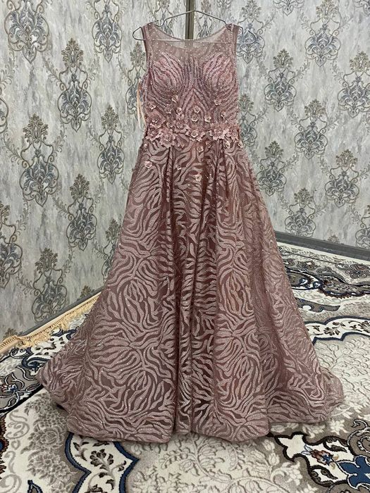 Элегантное вечерние платья