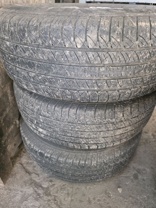 Продам комплек дисков с шинами