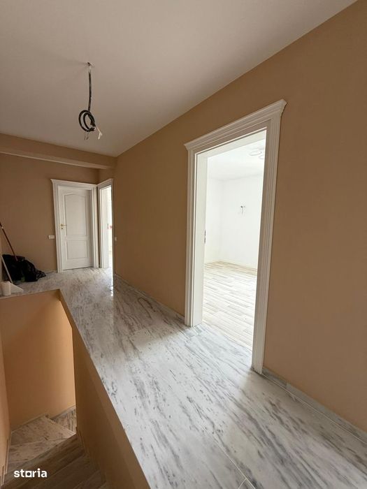 Casă individuală de vânzare – 4 camere, 120 mp, teren 250 mp