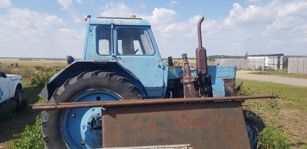 Трактор МТЗ-80 + 2 прицепа, фургон и лесовозка