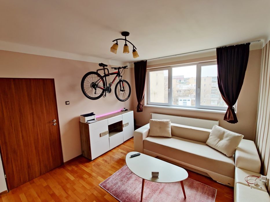 Vand garsoniera 40.3mp2 / Apartament cu 1 camera zona OM