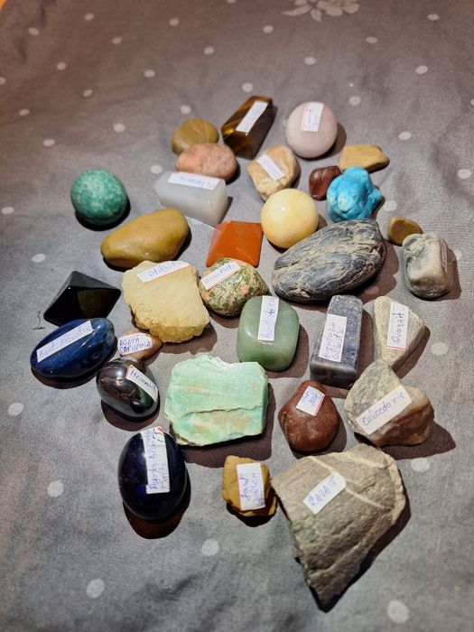 Lot cristale și minerale naturale Semiprețioase colectie-cadou