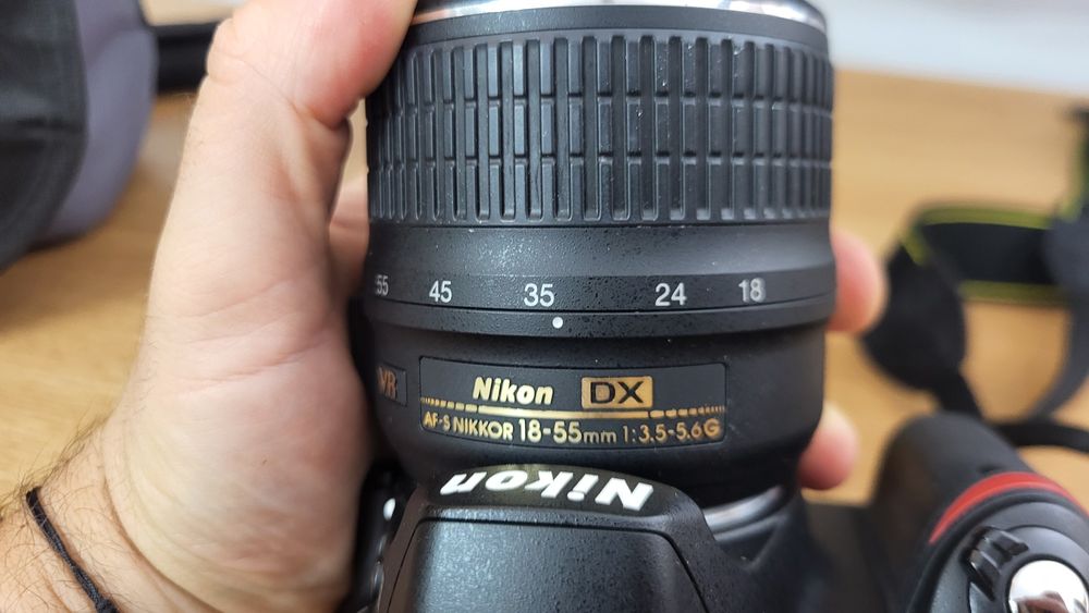 Nikon D3200 + 3 obiective Nikon + accesorii complete