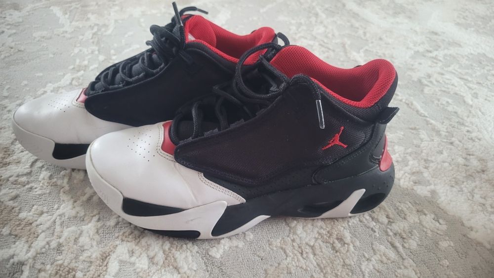 Nike Jordan max aura jordan 4