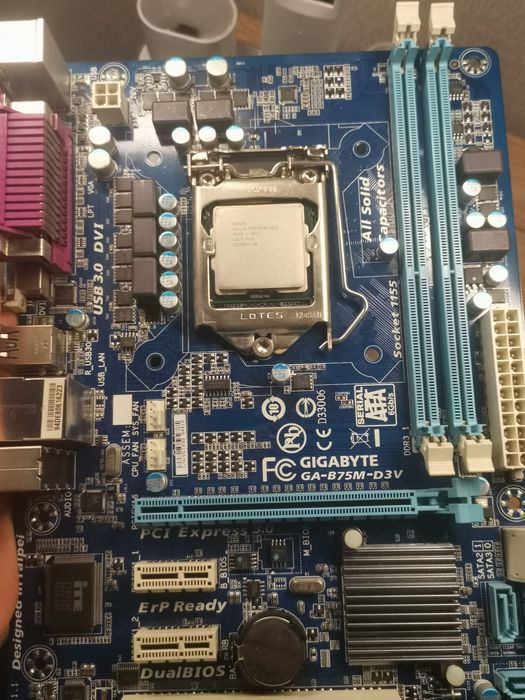Материнская плата Gigabyte