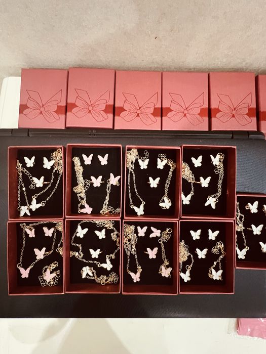 Цепочка, кольцо, серьги,, и браслет