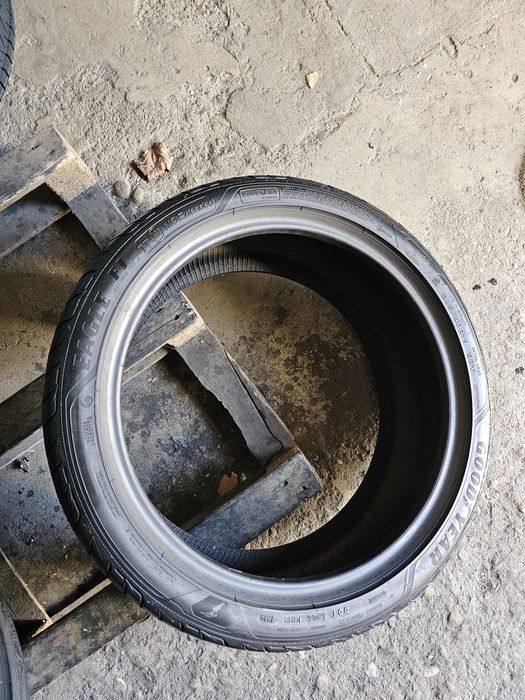2 anvelope vara 245 40 19 Goodyear Runflat 2019