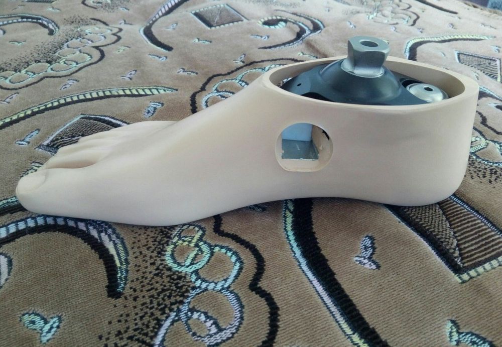 Протез правой ноги