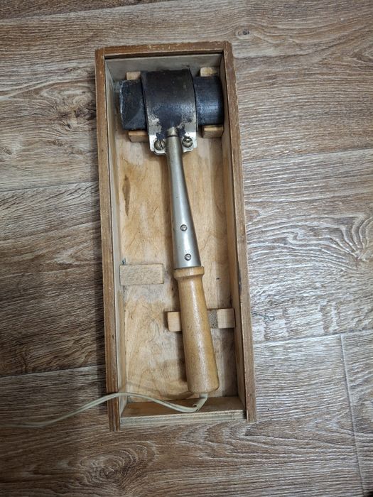 Электрическая  паяльник  100вт.