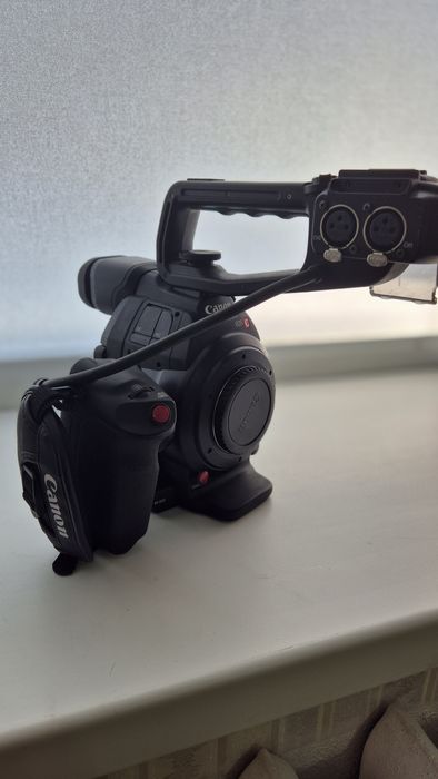 Продам canon c100 mark ll