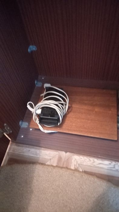 Швейная машинка Чайка 142 М вхорошем состоянии кабинкаа142М