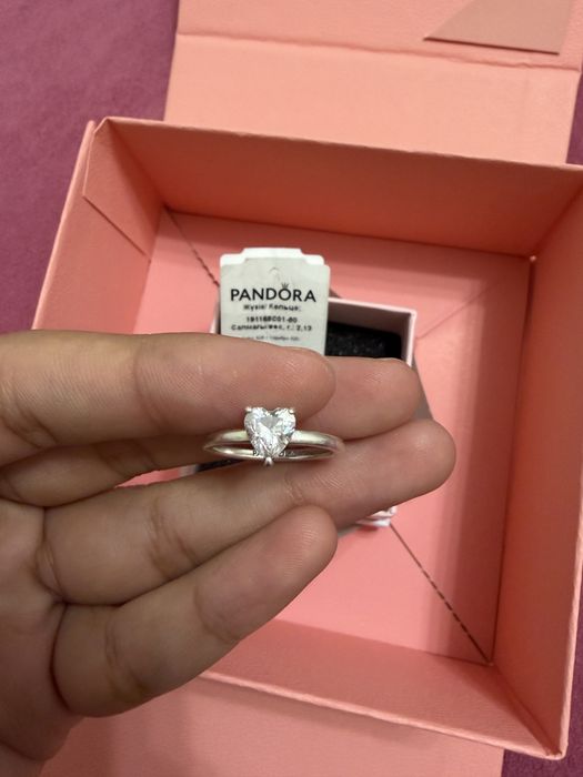 Кольцо с сердцем ,pandora оригинал размер 50