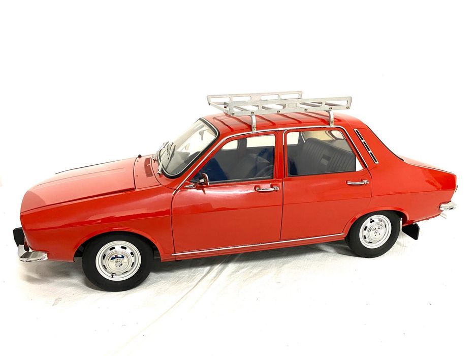 DACIA 1300 machetă auto scara 1:8 impecabilă construită