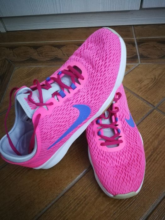 Adidasi dama originali Nike