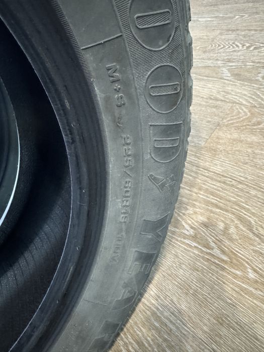 Шины 225/60 R18 Goodyer летние